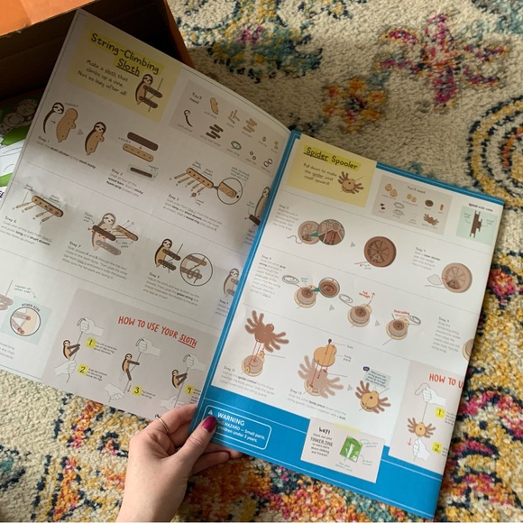 Kiwi Crate Activity Box String Climber Animals - Picture 2 of 6